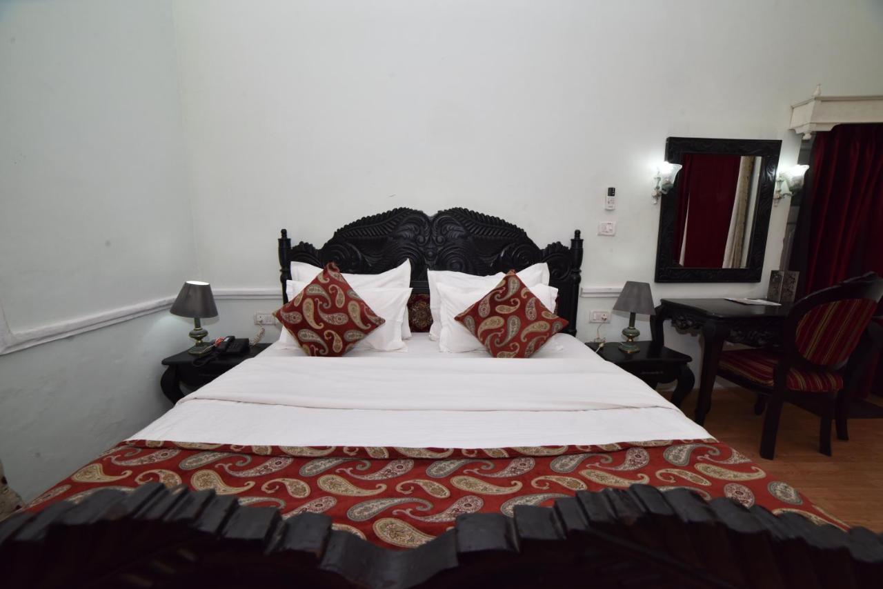 Mpt Rock End Manor, Pachmarhi Otel Dış mekan fotoğraf