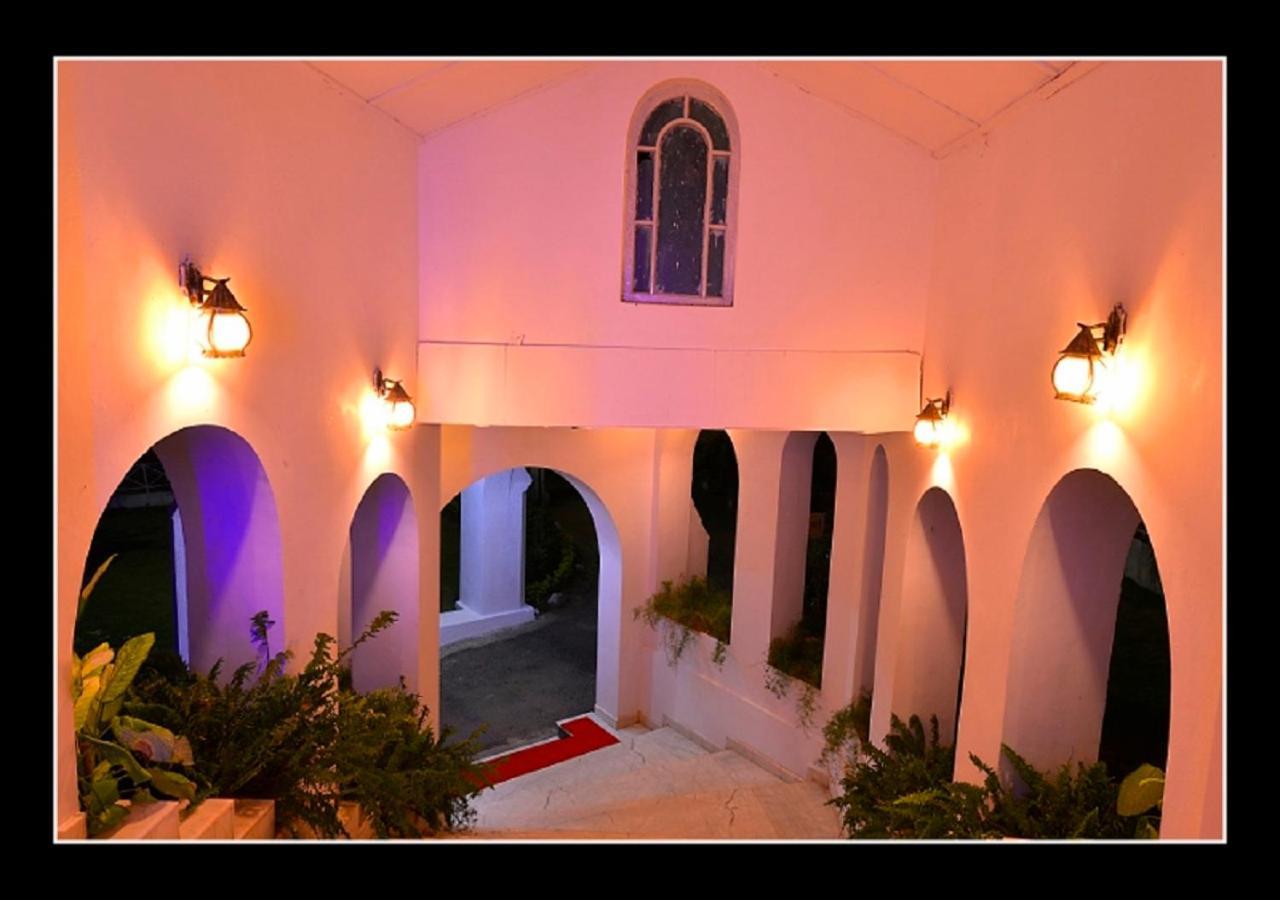 Mpt Rock End Manor, Pachmarhi Otel Dış mekan fotoğraf