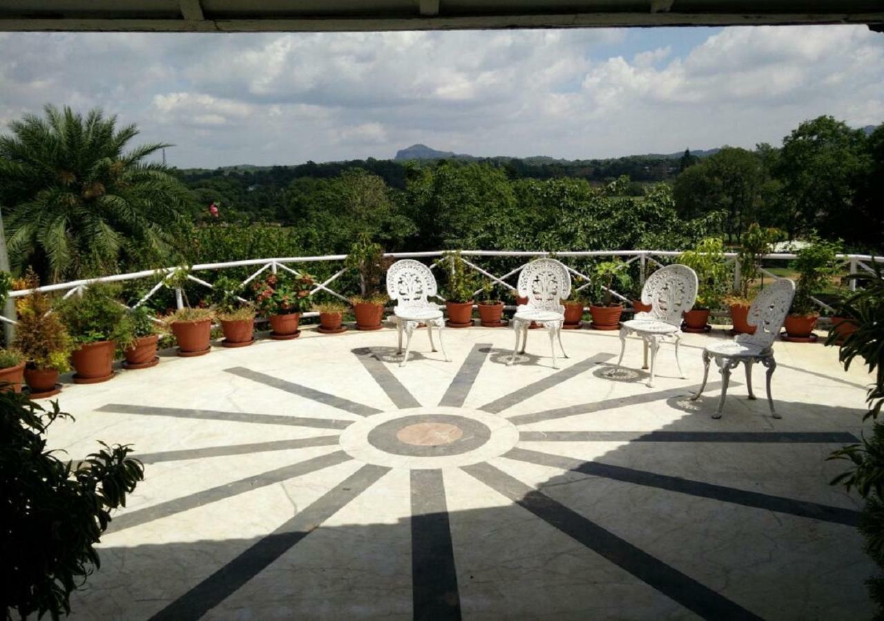 Mpt Rock End Manor, Pachmarhi Otel Dış mekan fotoğraf