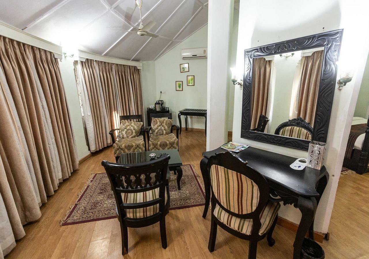 Mpt Rock End Manor, Pachmarhi Otel Dış mekan fotoğraf